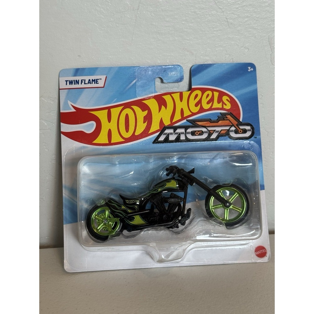 2024 HOT WHEELS MOTO TWIN FLAME MOTORCYCLE GREEN